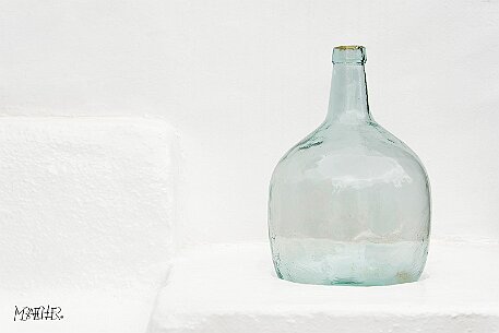 Licht & Schatten | The Bottle null