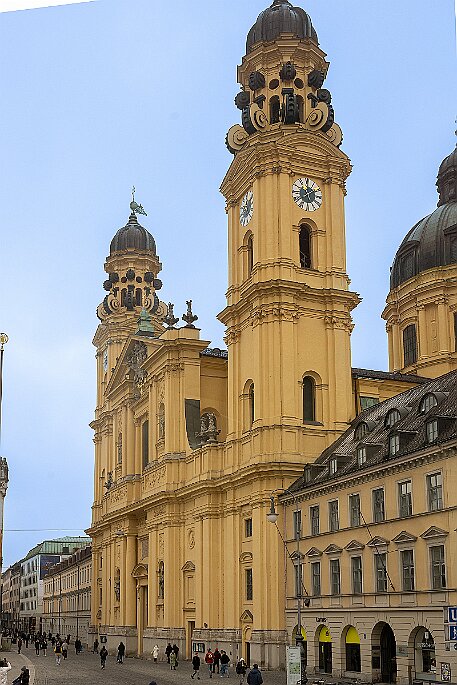 München null